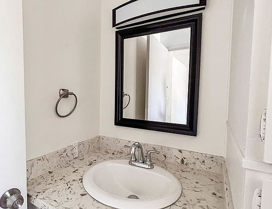 5th image of 1050 43rd Ave #15