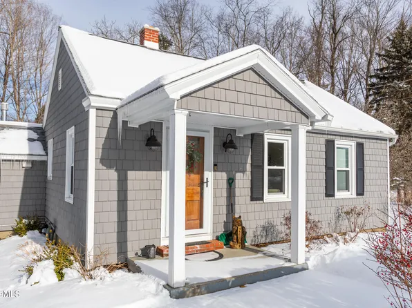 26 Overlook Rd, Pittsfield, MA 01201