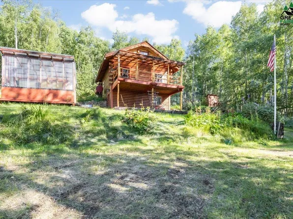 1060 Leuthold Dr, Fairbanks, AK 99712