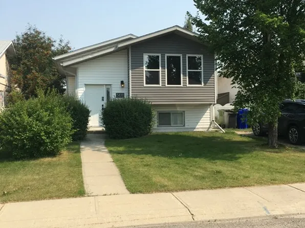 5611 60th Ave, Olds, AB T4H 1K5