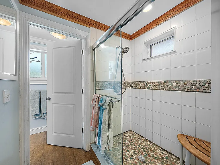 12140 SE Indian River Dr N — Photo 36