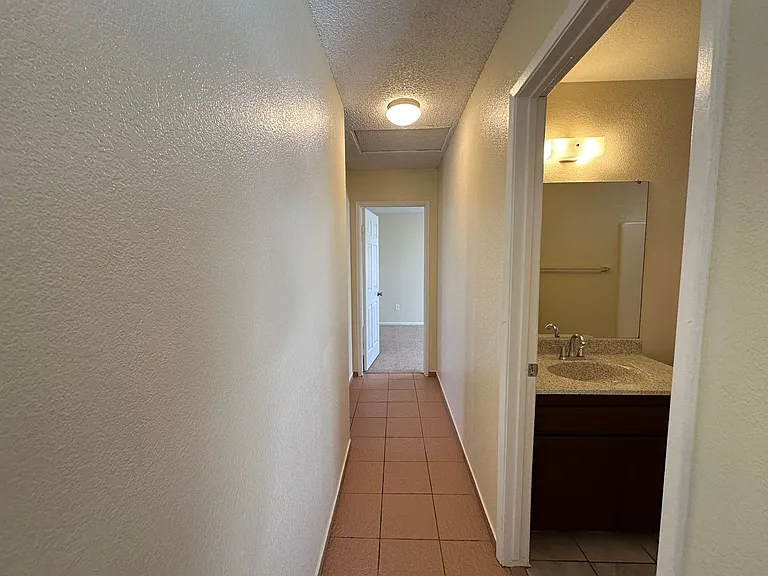 RV T 13915 — Photo 7
