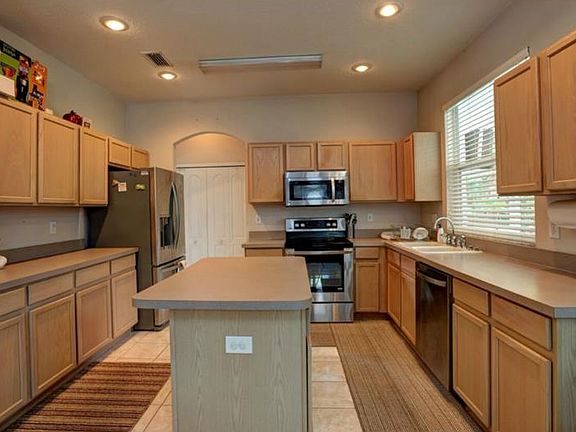 5th image of 606 Lake Cypress Cir