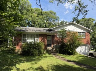 210 Clay Ave, Fayetteville, TN 37334
