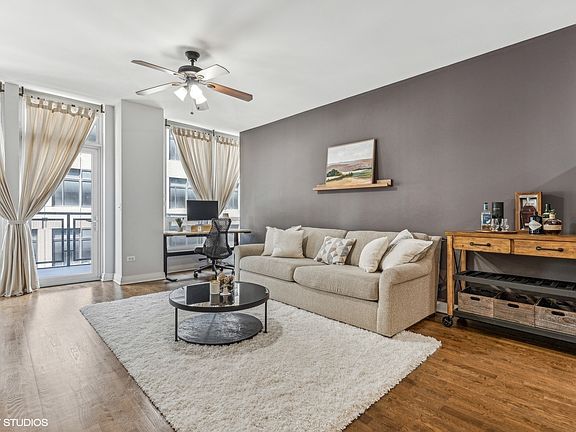 5th image of 565 W Quincy St Unit 903