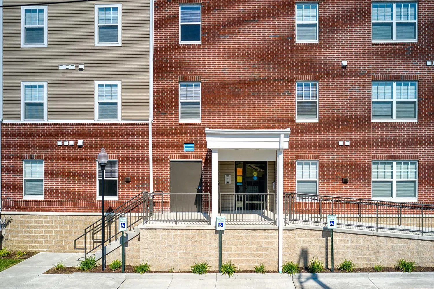 15 39th St #210 photo 1