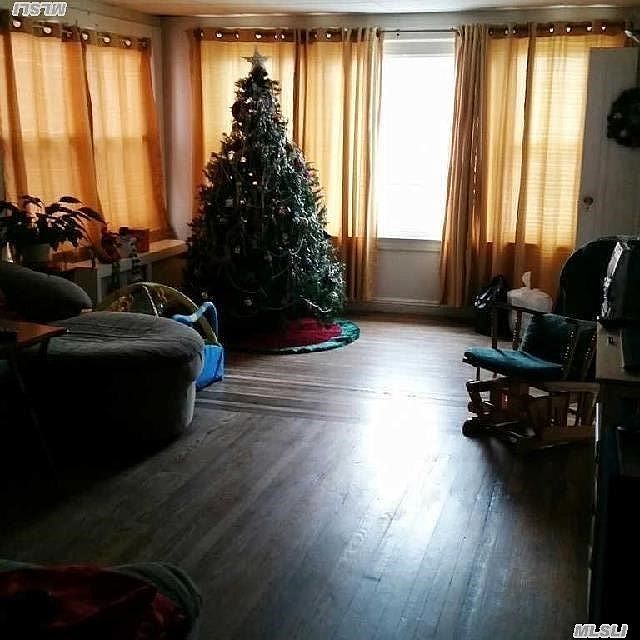 1st image of 890 E 241st St