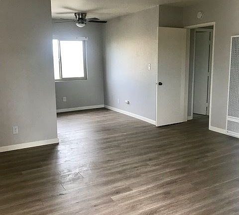 4th image of 4146 32nd St APT 5