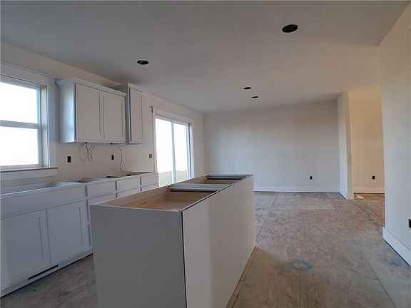 5th image of 1204 Caitlin Dr SE