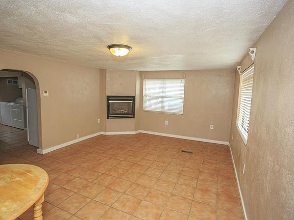 3rd image of 515 N Wall Ave