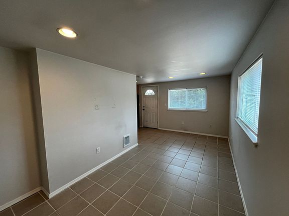 3rd image of 873 NW Karkainen Ln