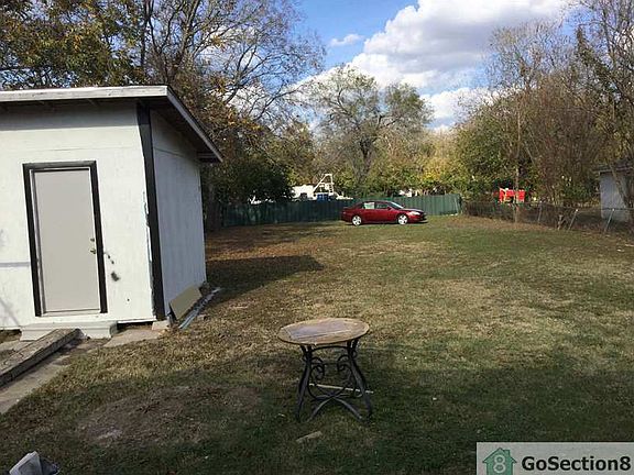 4th image of 1315 E Pyron Ave