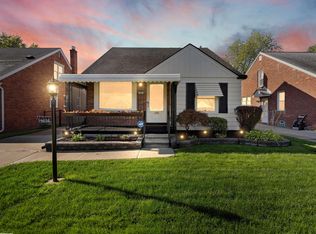19656 Damman St, Harper Woods, MI 48225