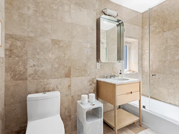 330 East 57th Street image 11 of 12