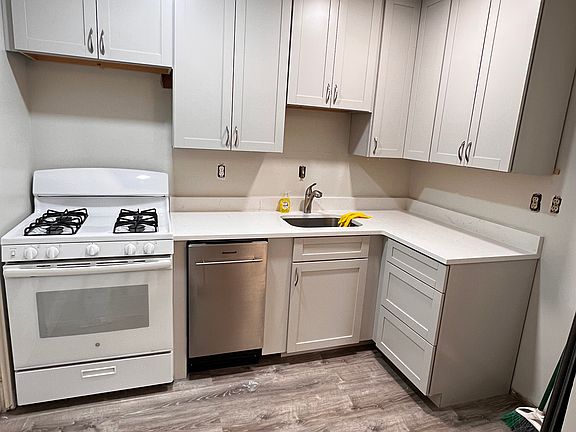 3rd image of 7479 Little River Tpke APT 103