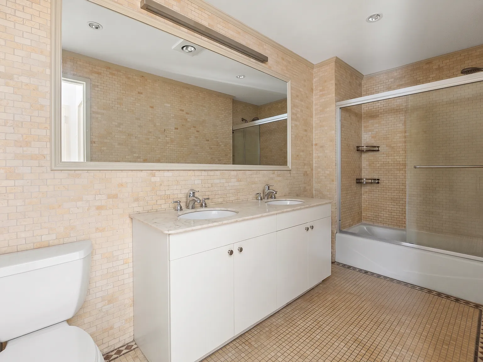 1635 Lex Avenue — Photo 4