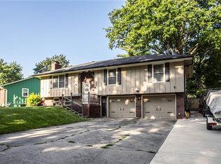 2407 NW 5th St, Blue Springs, MO 64014