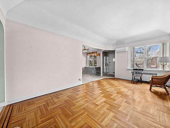4th image of 2636 E 7th St #1