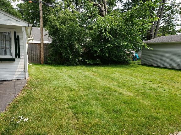 3rd image of 2868 Buckingham Ave