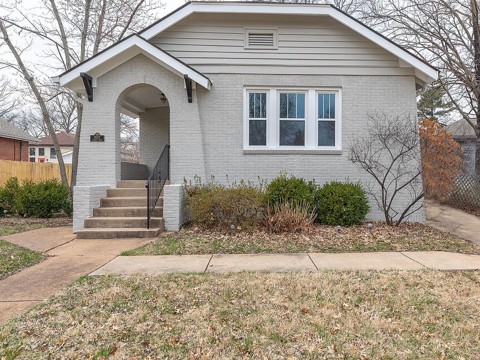 1st image of 1027 Curran Ave