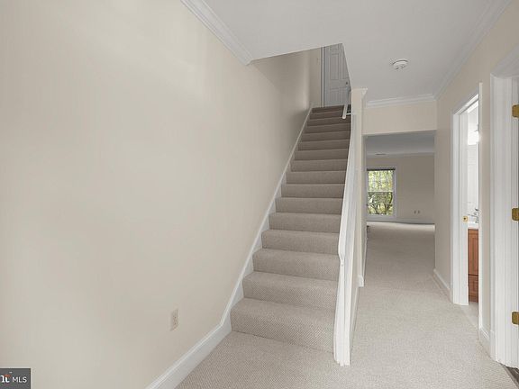 2nd image of 3287 Sutton Pl NW APT B