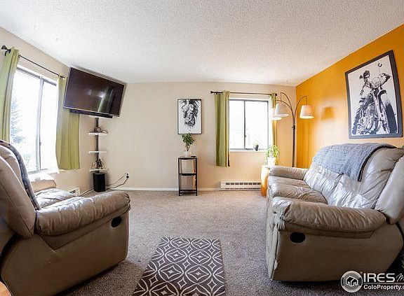 3rd image of 552 Cora Pl
