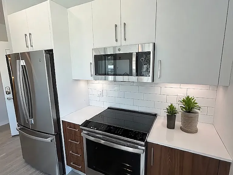 Residences at Sharon Gallery — Photo 11