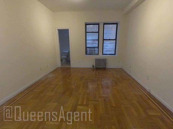 4th image of 60-15 Woodside Ave #Aa