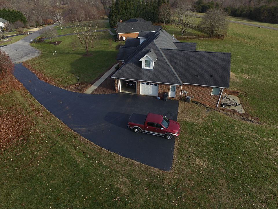 1st image of 273 Red Hill Dr
