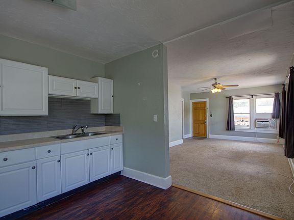 4th image of 838 17th St N #2