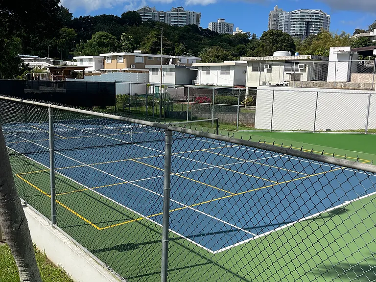 100 Marginal Martinez Nadal Granada Park — Photo 18