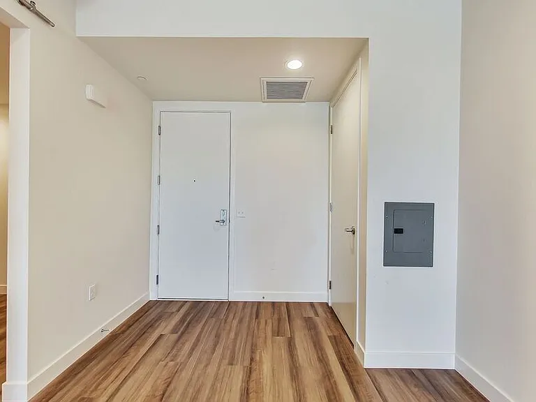 950 Lofts — Photo 77