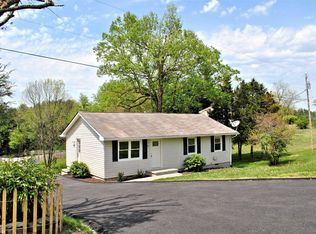 929 Switchback Rd, Christiansburg, VA 24073