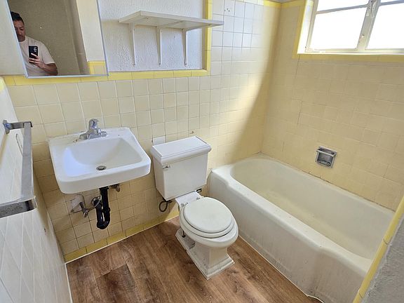 3rd image of 2245 S 6th Ave #11189804