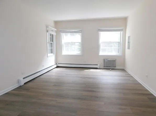 2620 Central St #1, Evanston, IL 60201