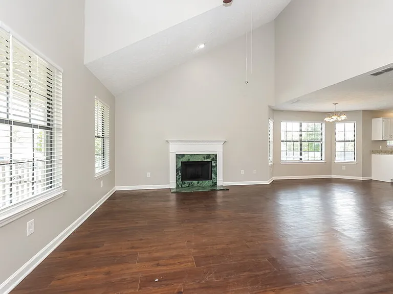 312 Pine Ridge Ln — Photo 4