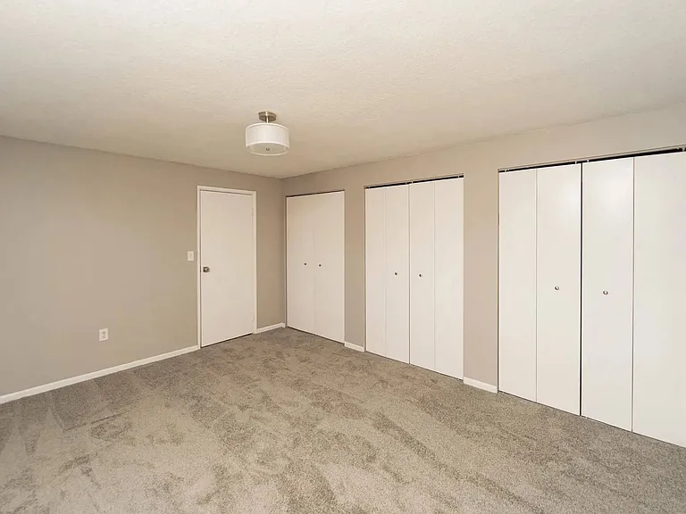 BAY SHORE APARTMENTS — Photo 18