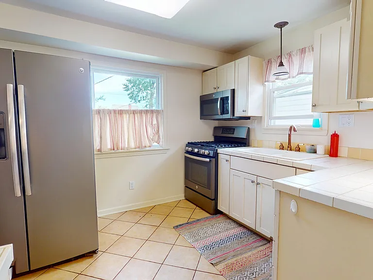 4004 Wellington Ave — Photo 3