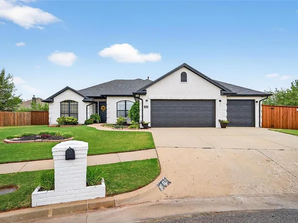 2721 SE 92nd Cir, Moore, OK 73160
