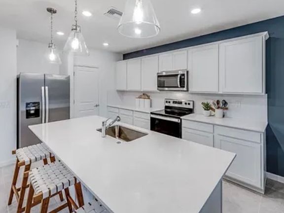 3rd image of 1541 Fells Cove Ln Unit 1