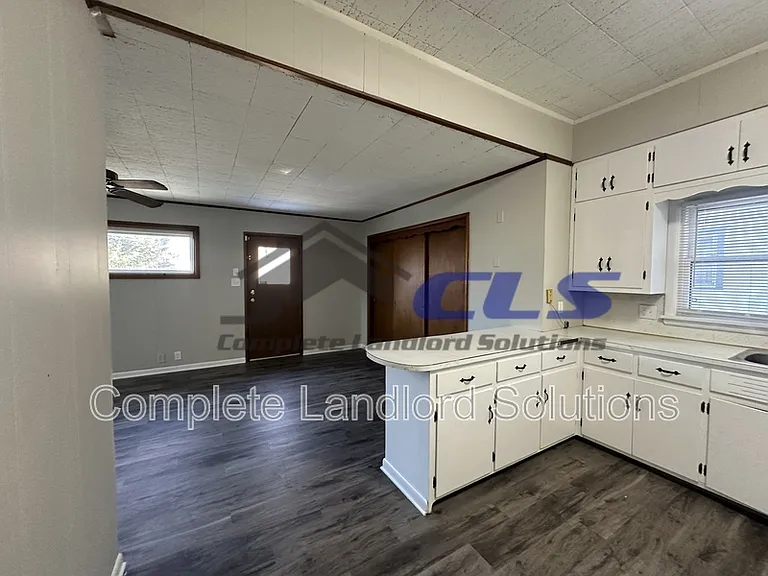 2206 N 11th St — Photo 5