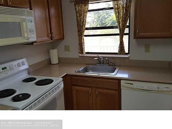 5th image of 10180 NW 30th Ct APT 203