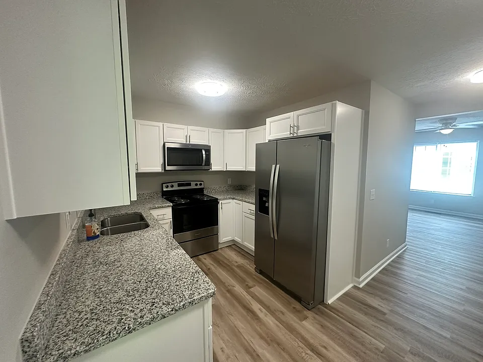 1506 Batts Blvd #6