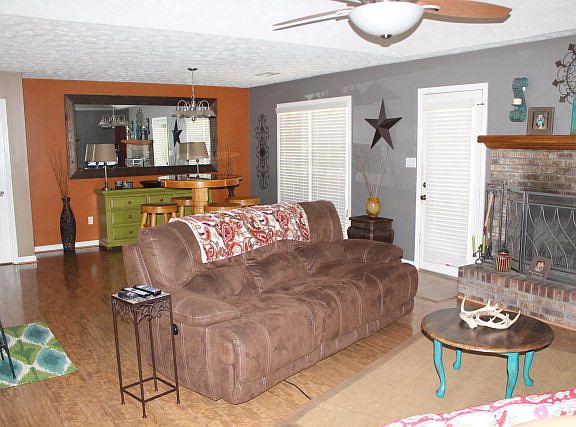 2nd image of 638 Lee Road 520