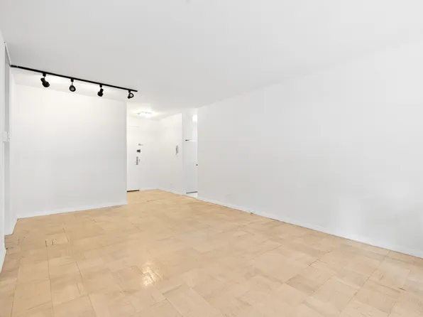 235 East 87th Street image 4 of 10