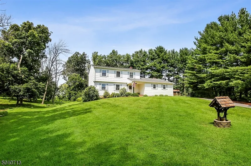 11 Michael Ln photo 1