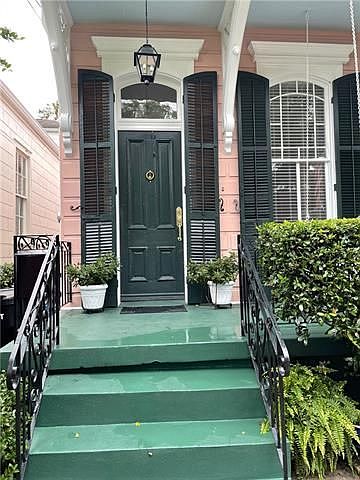 1st image of 2907 Camp St
