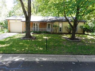 2412 S Grandview Cir, Columbia, MO 65203