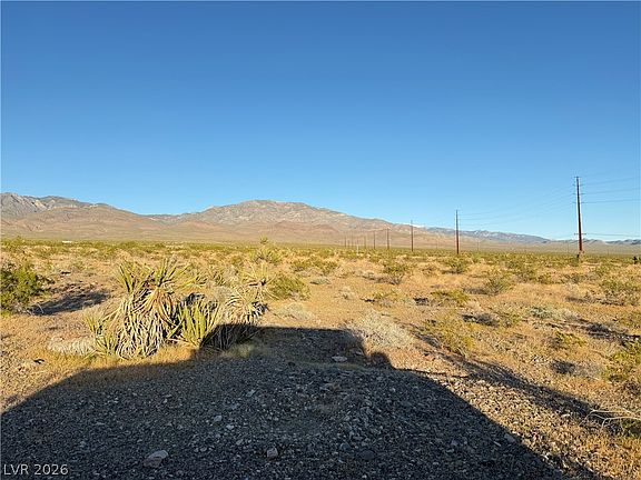 2nd image of 1711 E Chess Way