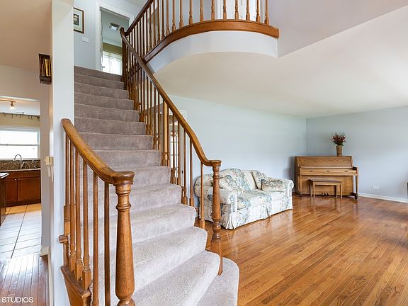 2nd image of 1016 Crestfield Ave